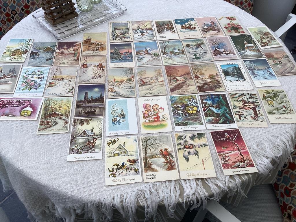 Lot van 42 oude wenskaarten, Verzamelen, Ophalen of Verzenden, 1940 tot 1960, Gelopen, Feest(dag)