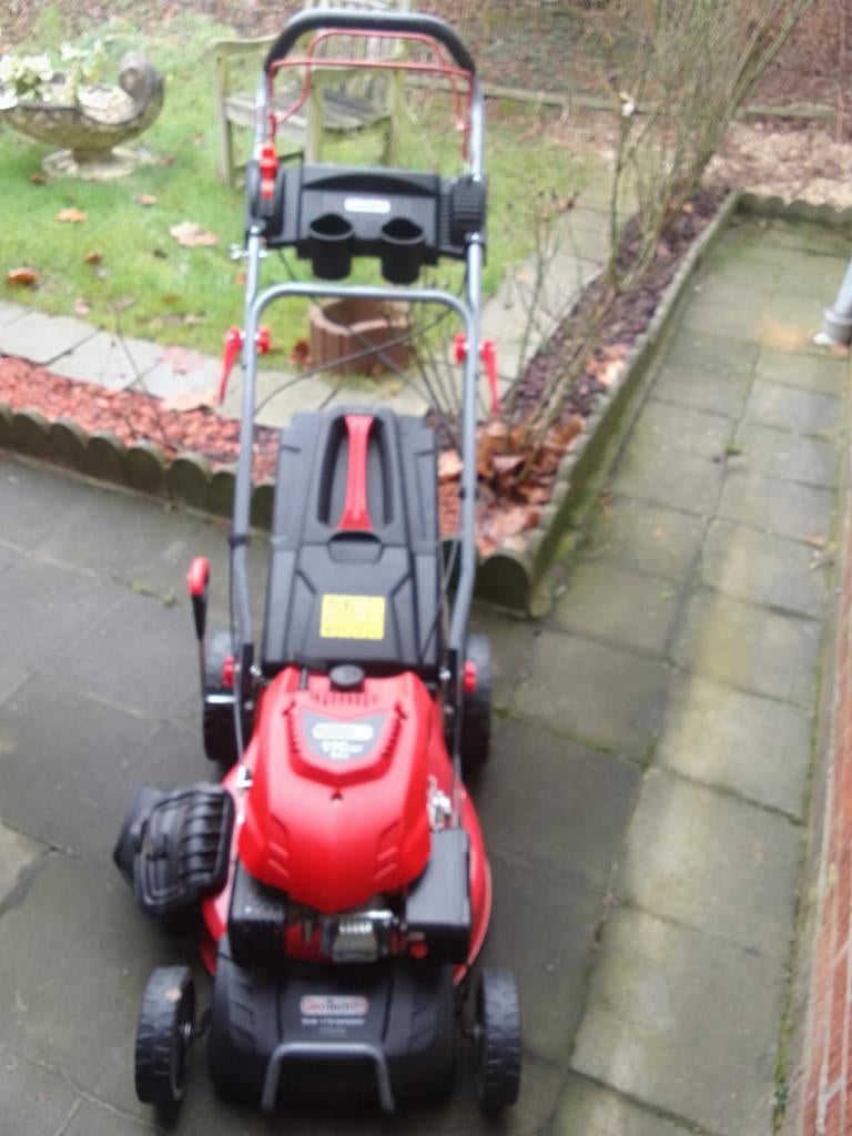 Vend tondeuse thermique 173cc année 2024 état neuf, 40 à 49 cm, Tondeuse à cylindre, Autre, Bac de ramassage