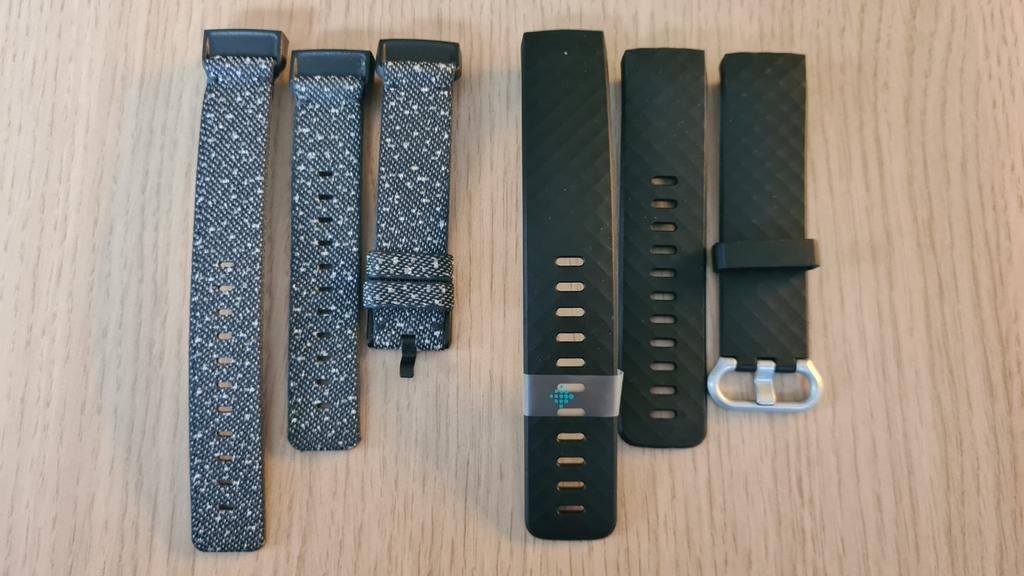Fitbit charge 4 orginele bandjes, Handtassen en Accessoires, Sporthorloges, Ophalen, Zo goed als nieuw, Grijs
