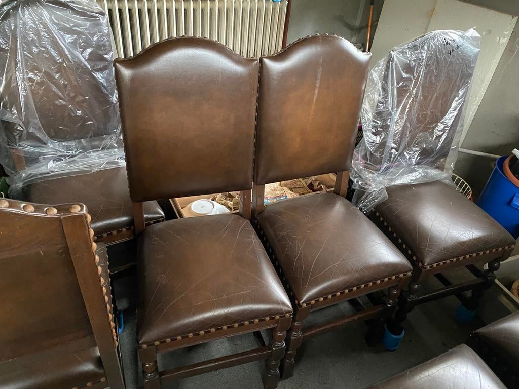 Antieke stoelen, Ophalen