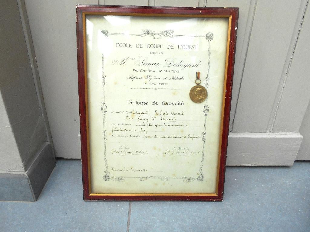 ancien diplome et médaille 1921 Ecole de coupe Verviers, Antiquités & Art, Enlèvement ou Envoi