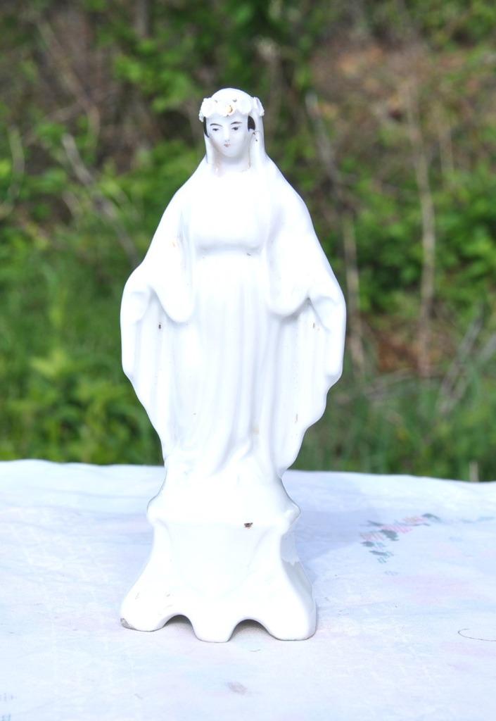 vierge a la couronne fleurie en porcelaine, Ophalen of Verzenden
