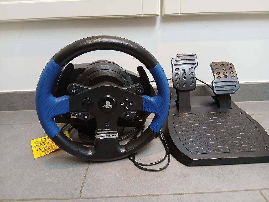 Thrustmaster t150, Consoles de jeu & Jeux vidéo, Enlèvement, Utilisé, Volant ou Pédales, PlayStation 3