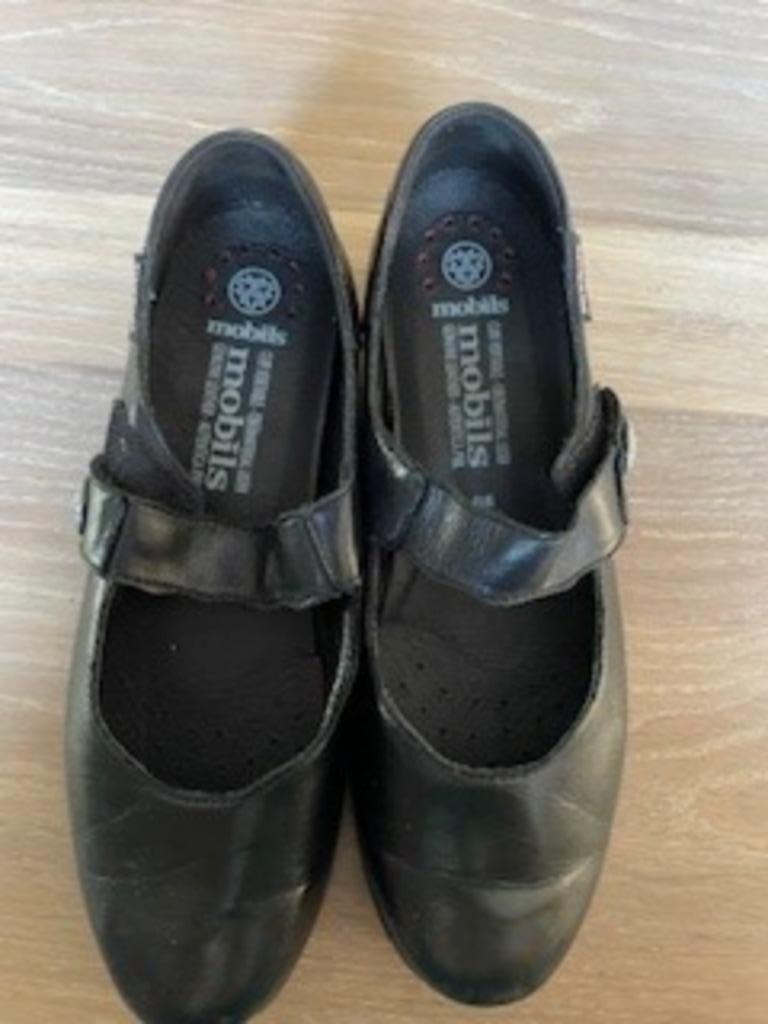 SCHOEN ZWART, Ophalen, Zwart, Overige typen, Zo goed als nieuw