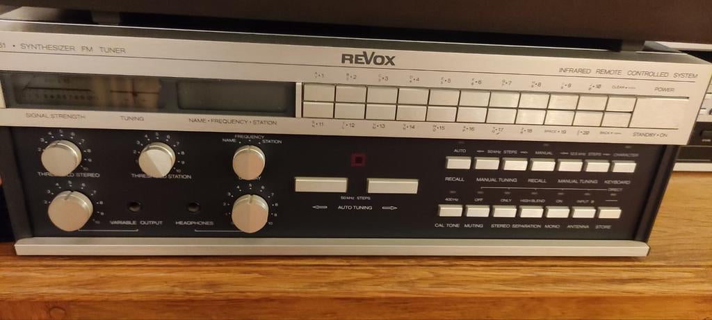 REVOX VINTAGE B261 FM TUNER, Enlèvement, Comme neuf