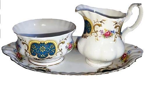 Royal Albert/Melkkannetje en Suikerpot op dienblad,, Ophalen of Verzenden