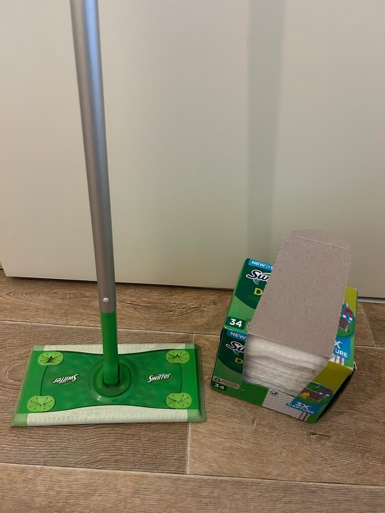 Balai + lingettes, Enlèvement, Brosse ou Balai