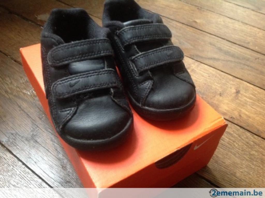 Baskets Nike, pointure 22.5, NIKE, Garçon ou Fille, Enlèvement, Utilisé