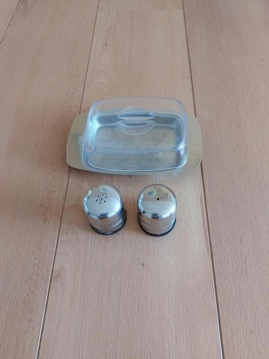 Botervlootje en peper-en zoutvatje, Ophalen