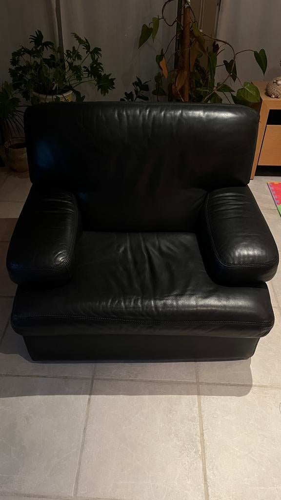 Eenzit sofa zwart leer, Huis en Inrichting, Ophalen, Gebruikt, Eenpersoons, Rechte bank