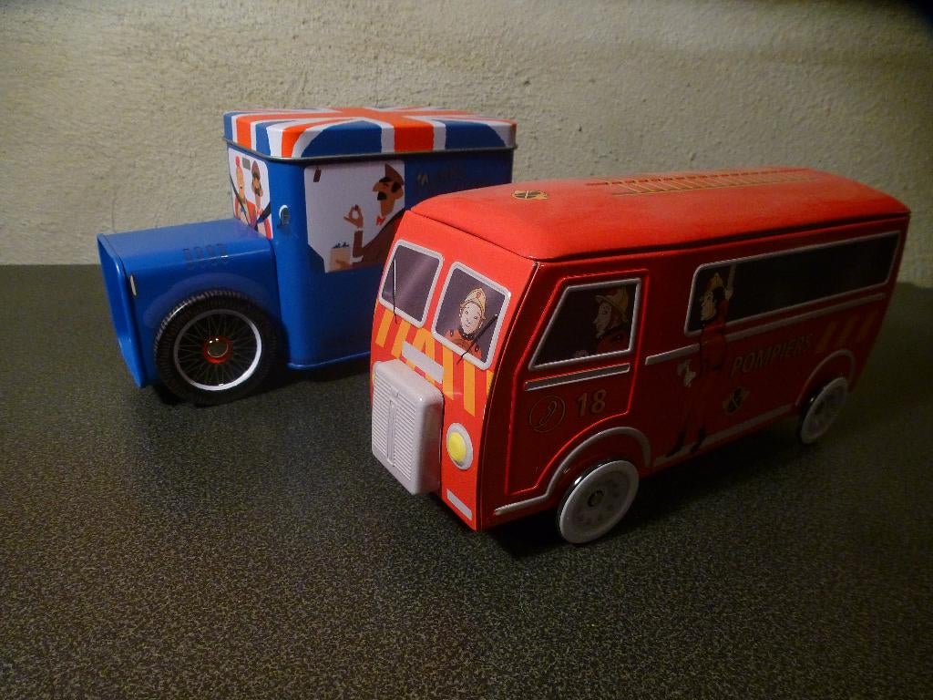 2 BLIKKEN DOZEN in de vorm van BESTELWAGEN EN BRANDWEERWAGEN, Verzamelen, Ophalen of Verzenden, Zo goed als nieuw, Overige