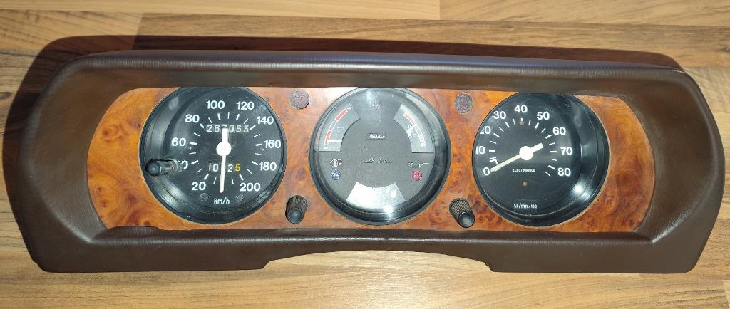 Kmteller Peugeot 504 instrumentenbord, Auto-onderdelen, Dashboard en Schakelaars, Peugeot, Gebruikt, Ophalen of Verzenden