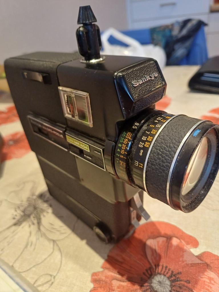 Sankyo macro focus MF404, Enlèvement, Caméra