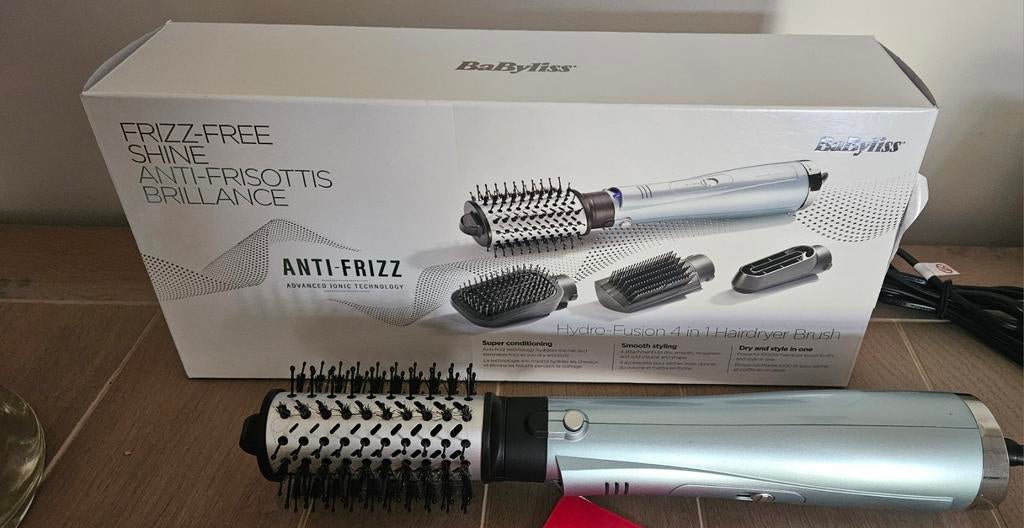 BABYLISS HYDRO FUSION 4 IN 1 HAIRDRYER BRUSH, Ophalen of Verzenden, Nieuw, Haardroger