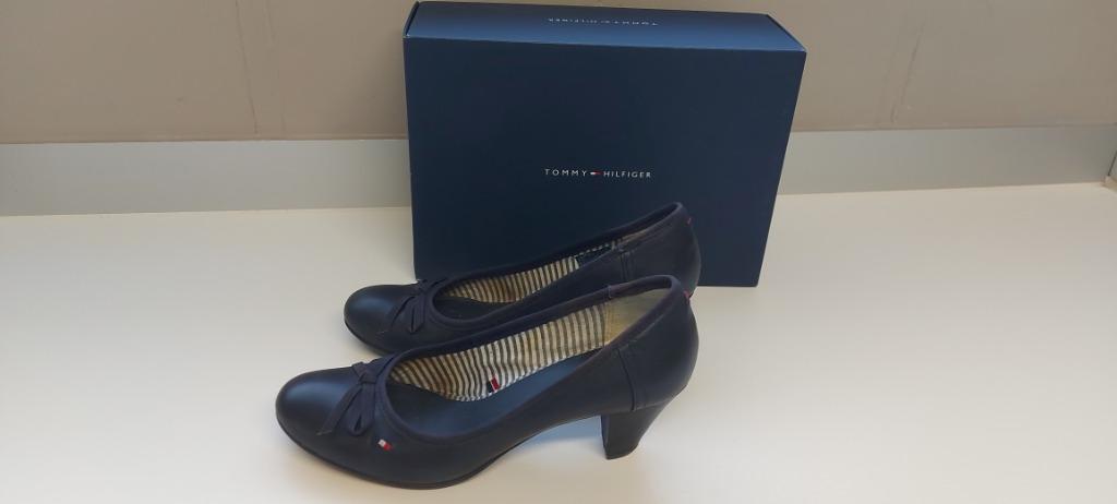 TOMMY HILFIGER PUMPS, Kleding | Dames, Schoenen, Blauw, Ophalen of Verzenden, Gedragen, Pumps