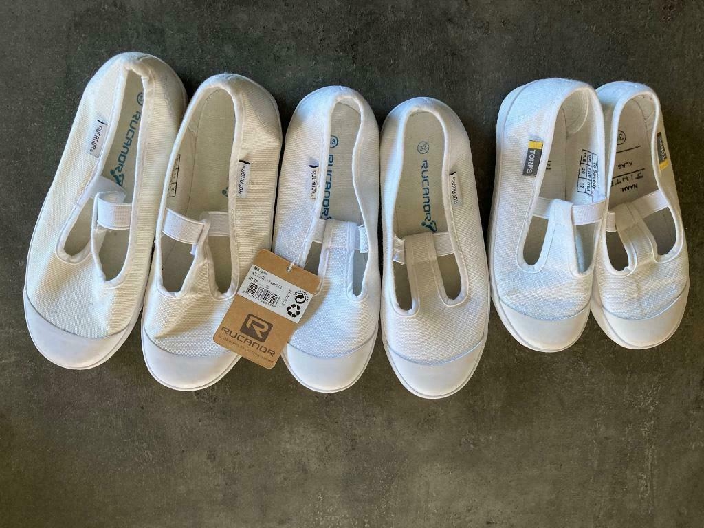 3 paar Turnpantoffels maat 30, 33 (nieuw) en 34, Ophalen, Zo goed als nieuw, Jongen of Meisje, Sportschoenen