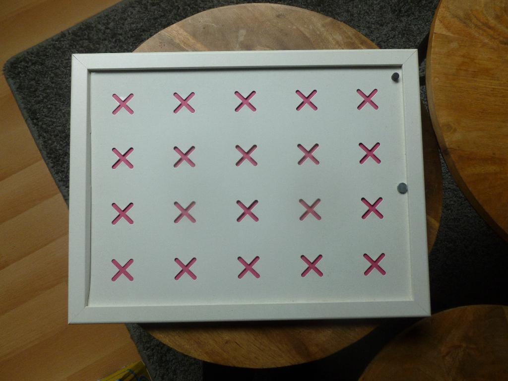 Magneetbord 42,5 x 32,5 cm, roze/wit, Ophalen, Gebruikt, Magneetbord