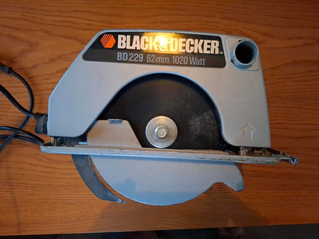 Scie circulaire Black& Decker BD 229, Bricolage & Construction, Enlèvement
