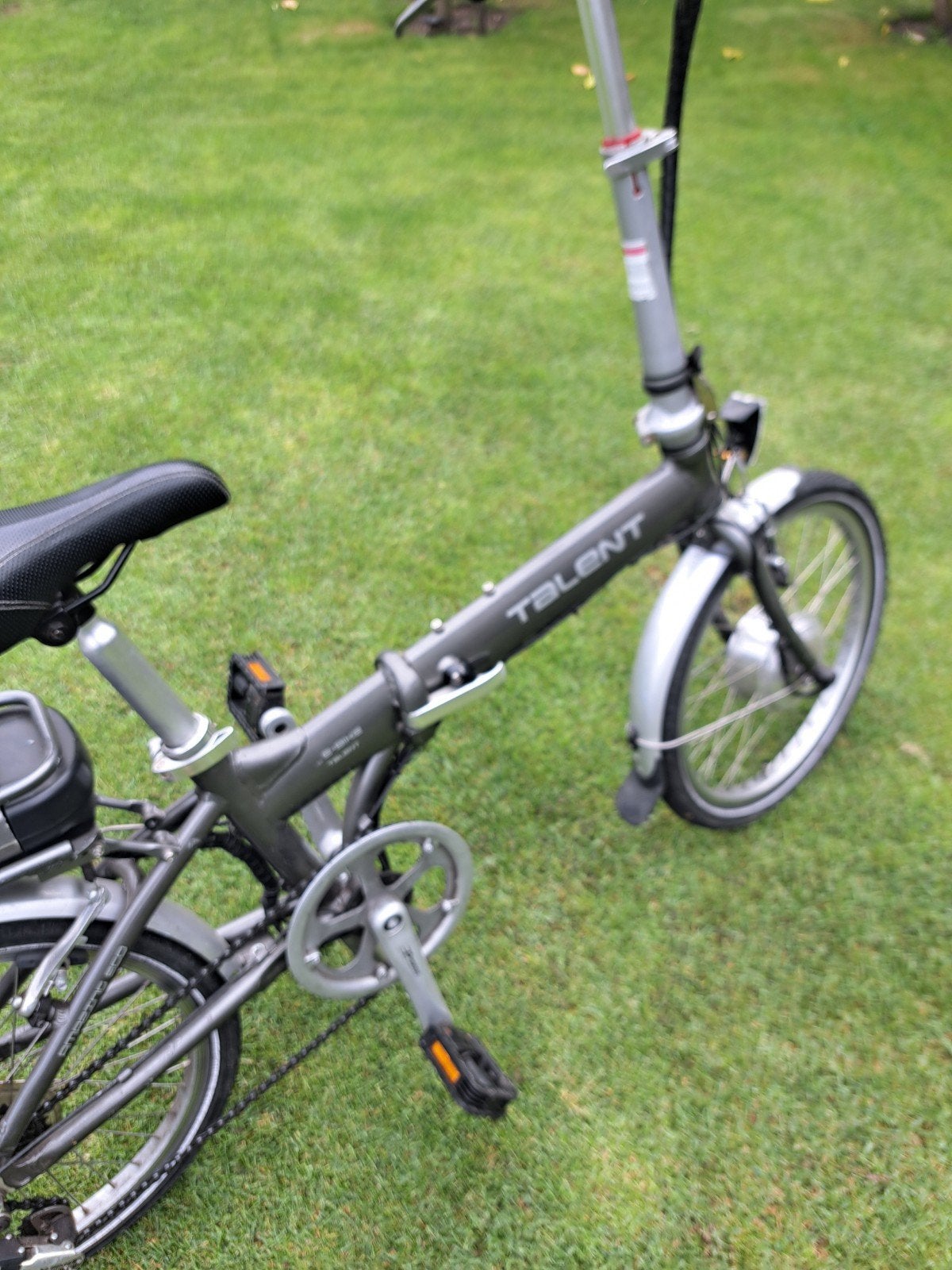 grijze elektrishe vouwfiets. E_BIKE  TALENT, Vélos & Vélomoteurs, Vélos | Vélos pliables, Enlèvement, Autres marques