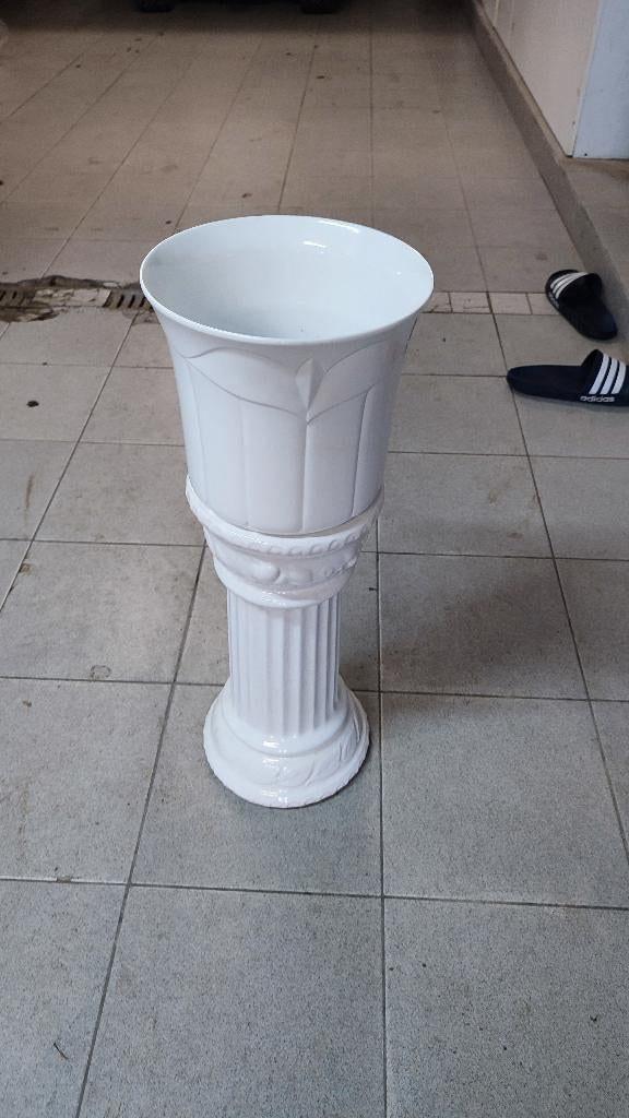 Bloempot op sokkel, Tuin en Terras, Bloempotten, Ophalen, Overige materialen, Rond, Zo goed als nieuw