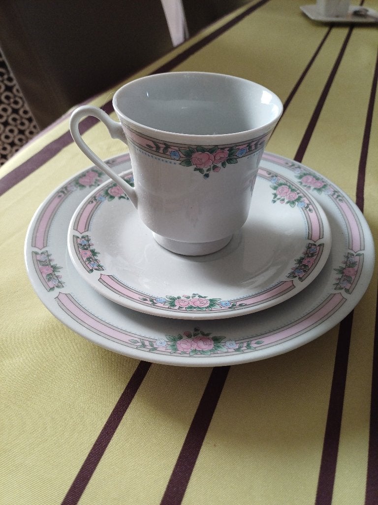 koffie service en eetservice, Huis en Inrichting, Keuken | Servies, Ophalen, Zo goed als nieuw