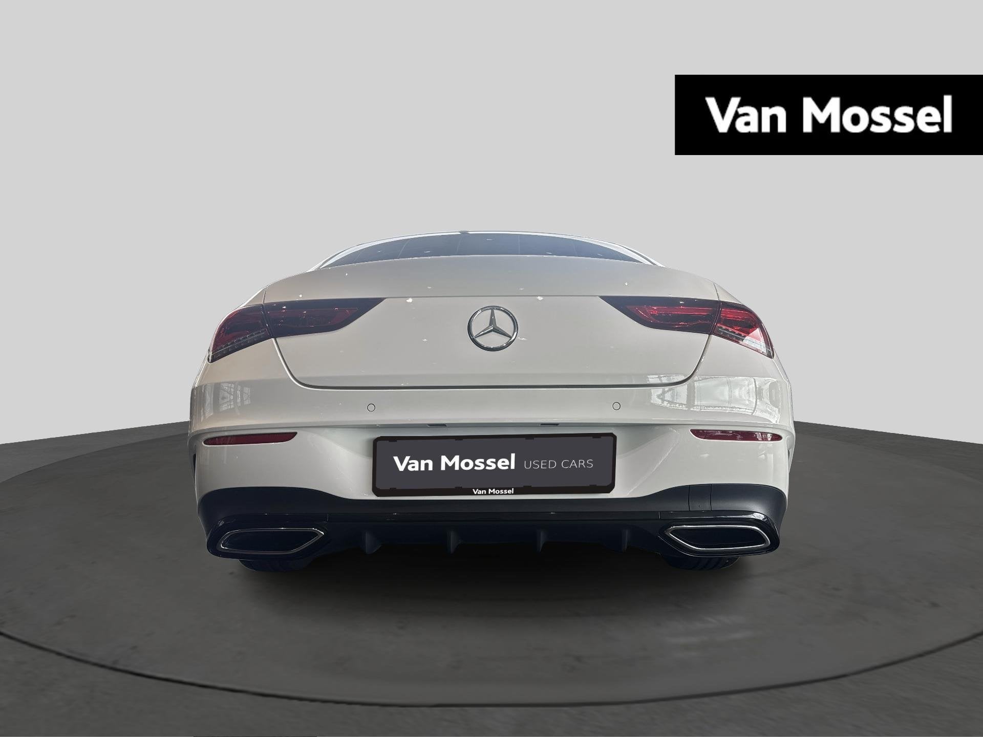 Mercedes-Benz CLA 180 AMG Line + LED + CAMERA + TREKHAAK + 1, Auto's, Stof, Gebruikt, 4 cilinders, Wit