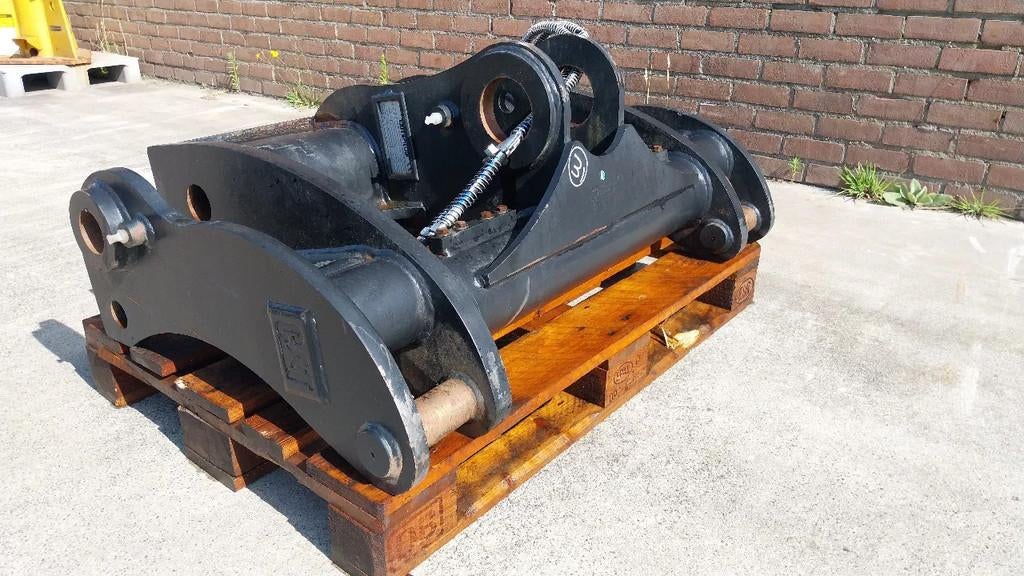 Caterpillar 950 / 962 quick coupler Unused