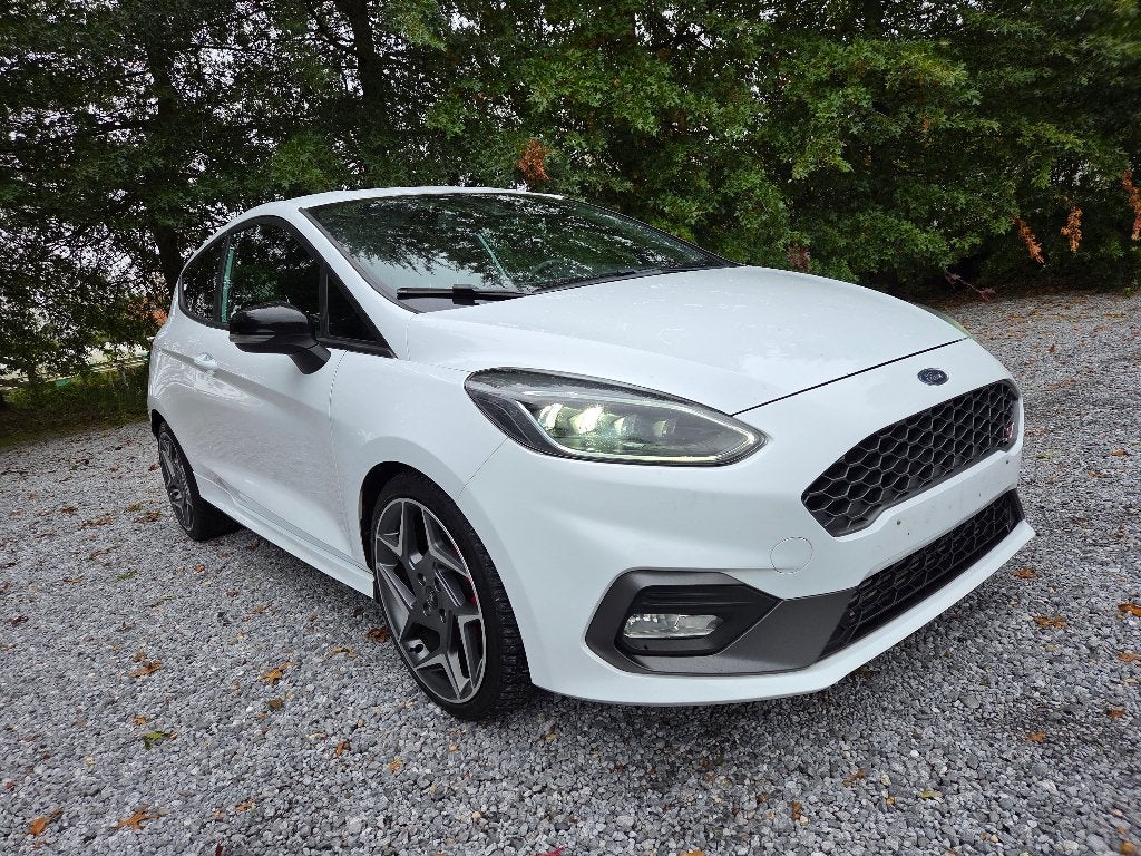 Ford Fiesta  ST, Voorwielaandrijving, Stof, 1495 cc, https://public.car-pass.be/vhr/40583dab-68ac-417e-a924-594eba151131