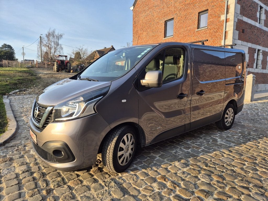 Nissan NV300 1.6 dCi L1H1 Optima Comfort Crew S/S, Auto's, Nissan, 5 deurs, Particulier, Overige carrosserie, Zilver of Grijs