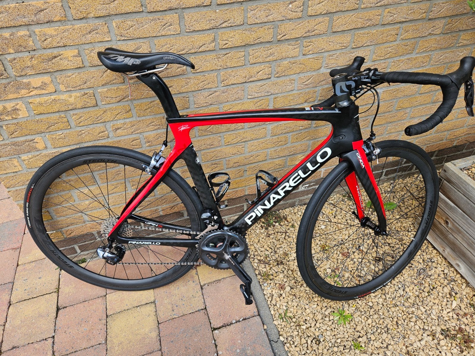 Pinarello mt 56 di2 geschakeld alles zgst, Fietsen en Brommers, Fietsen | Racefietsen, Ophalen of Verzenden, Carbon