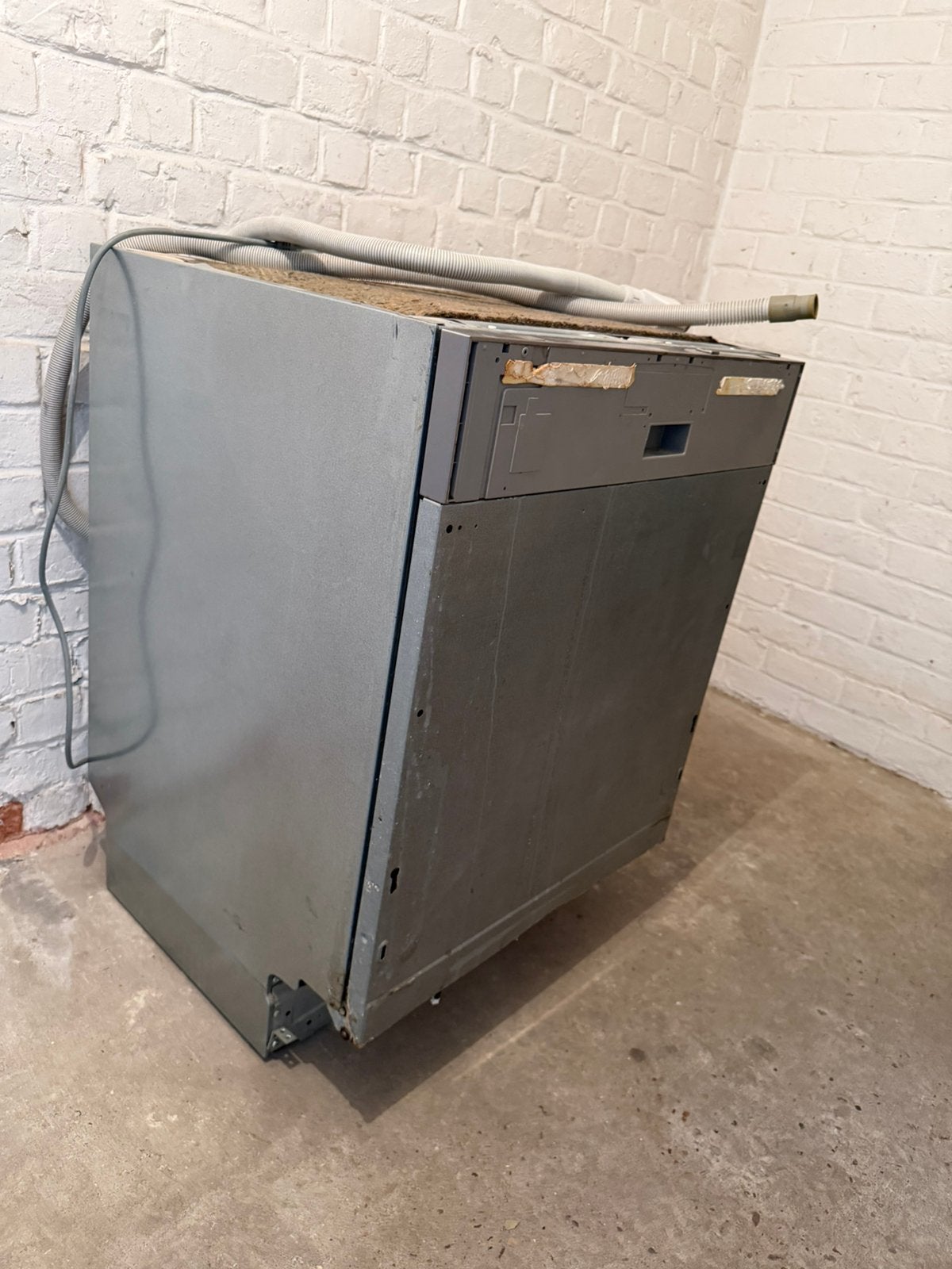 Lave vaisselle AEG, Classe énergétique A ou plus économe, Encastré, Moins de 10 litres, Enlèvement