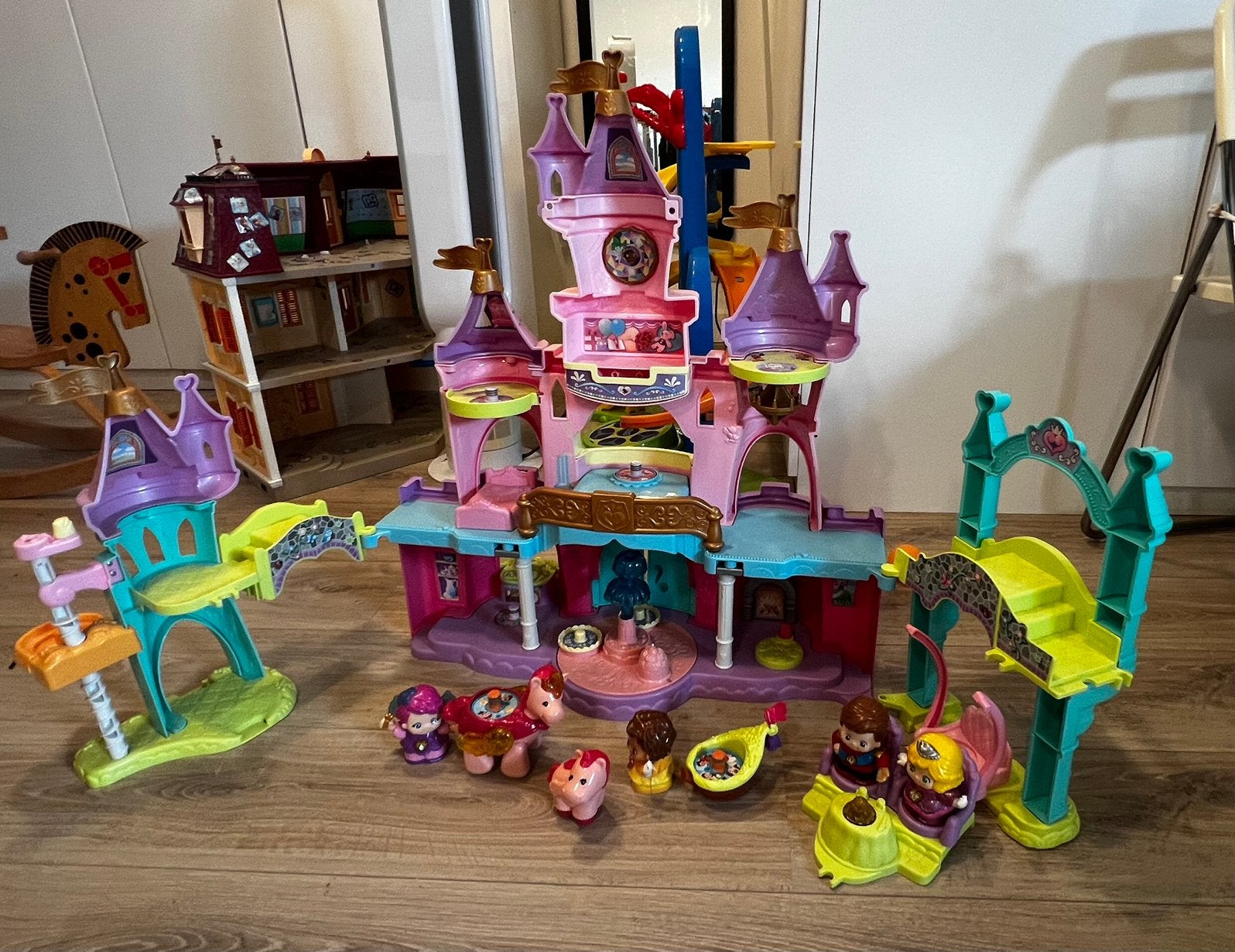 Vtech kasteel met poppen, Ophalen, Zo goed als nieuw