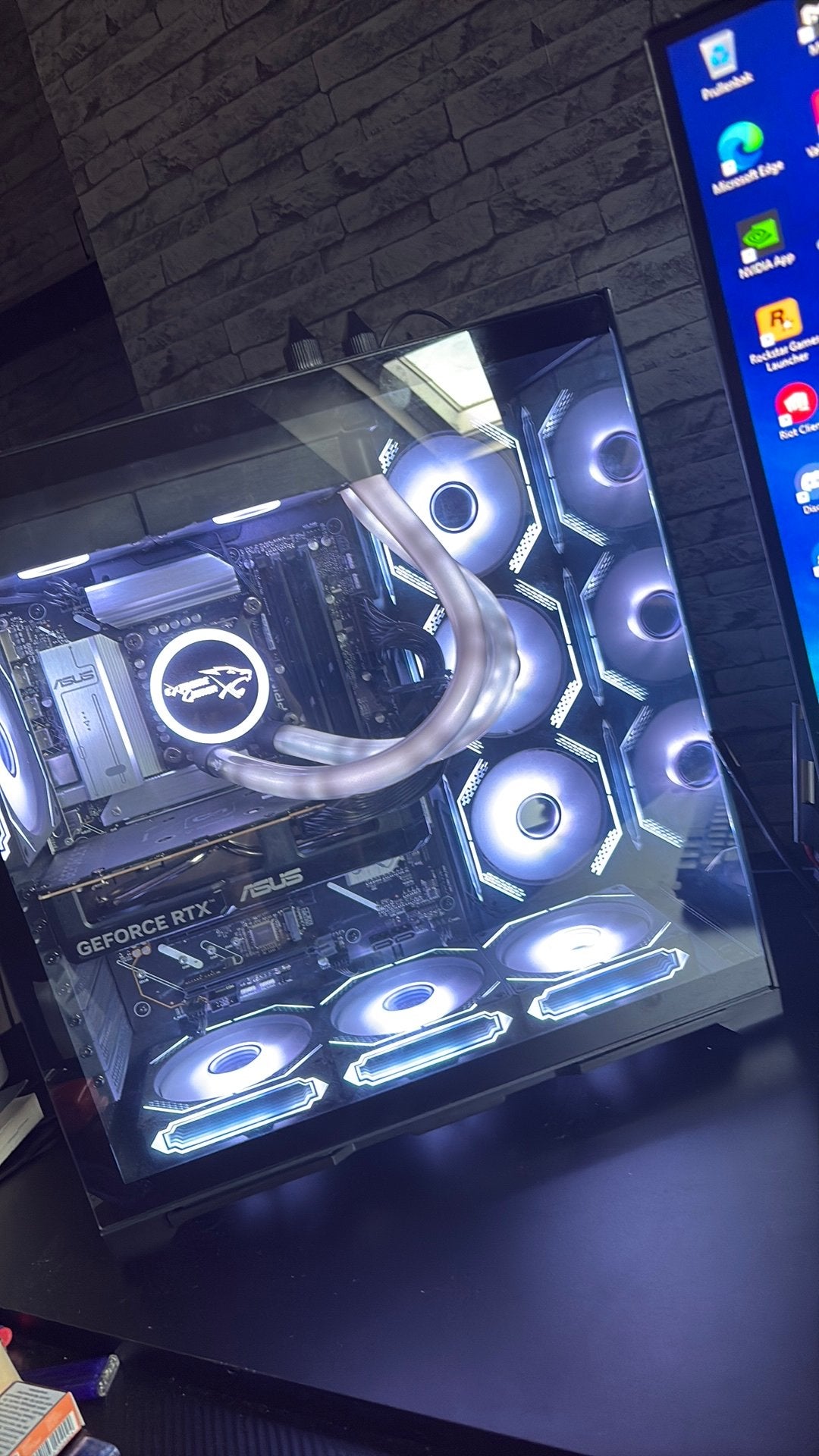 RGB Gaming pc RTX 5060 32gb ddr5 intelr coretm ultra  5245kf, Ophalen, Zo goed als nieuw, Gaming