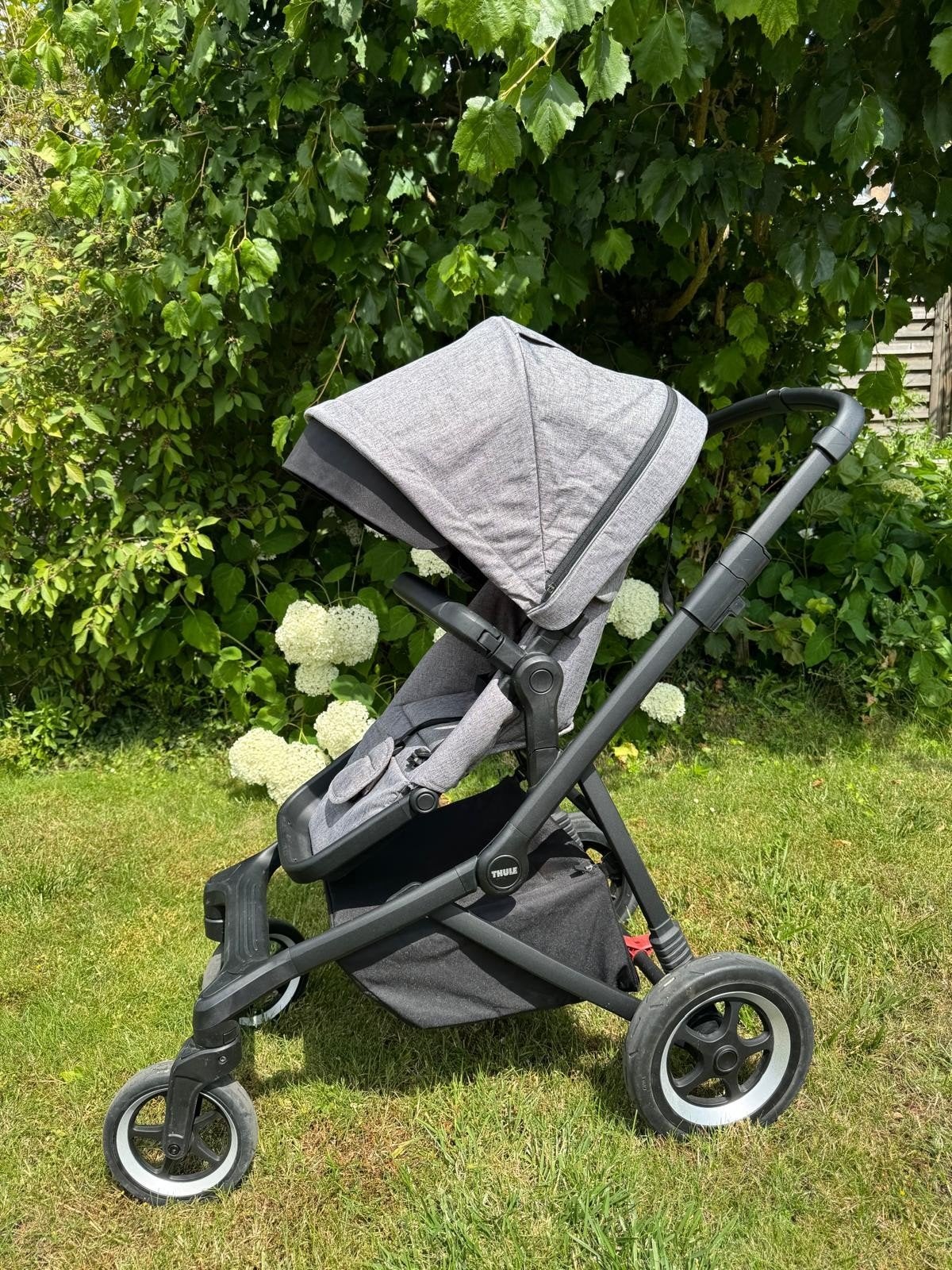 Mélange gris élégant de Thule sur fond noir, Enlèvement, Comme neuf, Autres marques, Modèle duo