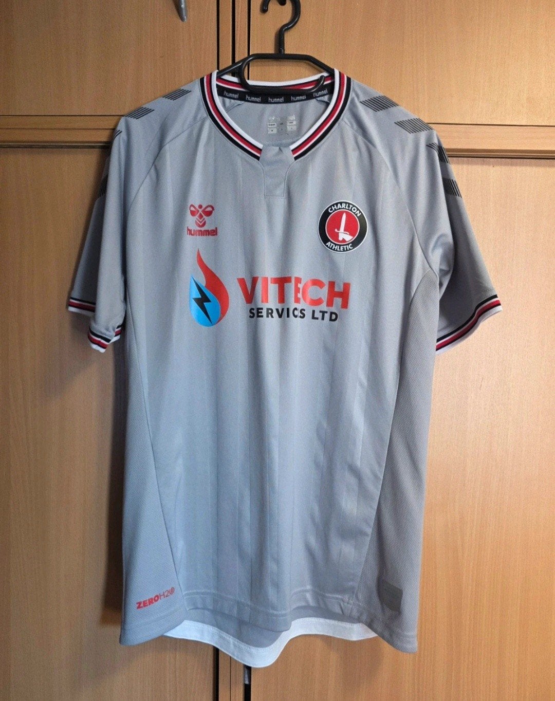Maillot Extérieur Charlton Athletic 2020/2021 - Hummel, Sports & Fitness, Enlèvement ou Envoi