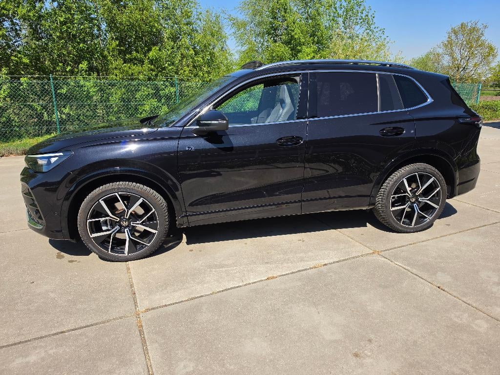 VW Tiguan 2.0 TDI R-Line DSG Automaat Pano Full, Autos, Achat, Entreprise, Noir, 5 portes