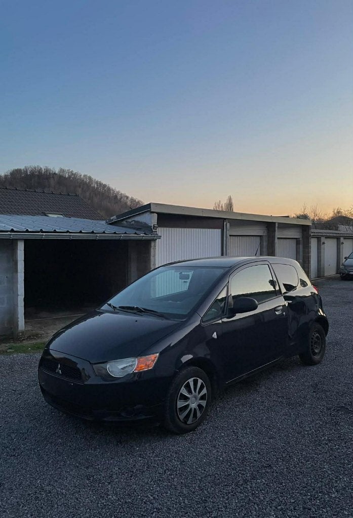 Mitsubishi Colt 2010 1.1i Benzine 0499870447, Voorwielaandrijving, Stof, Sound system, Grijs