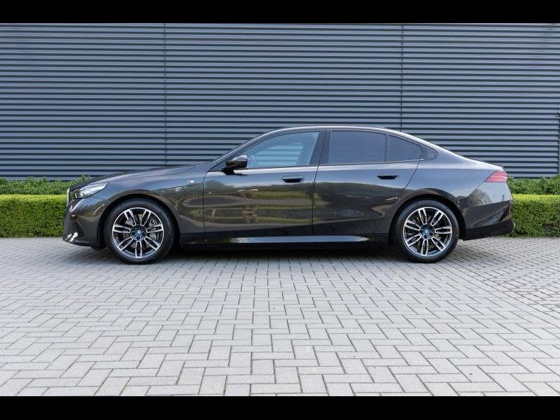 BMW Serie 5 550 e xDrive Berline, Auto's, BMW, Automaat, Euro 6, Elektrische stoelverstelling, 489 pk