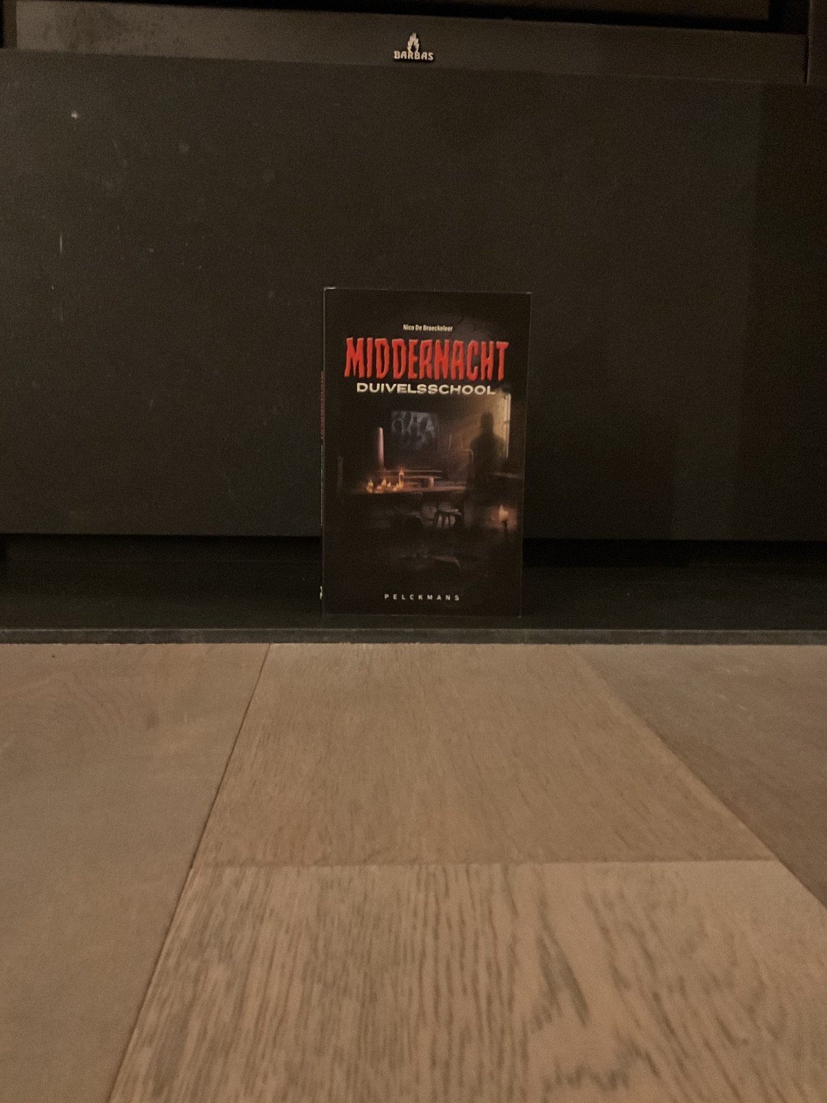 Boek Middernacht, Enlèvement