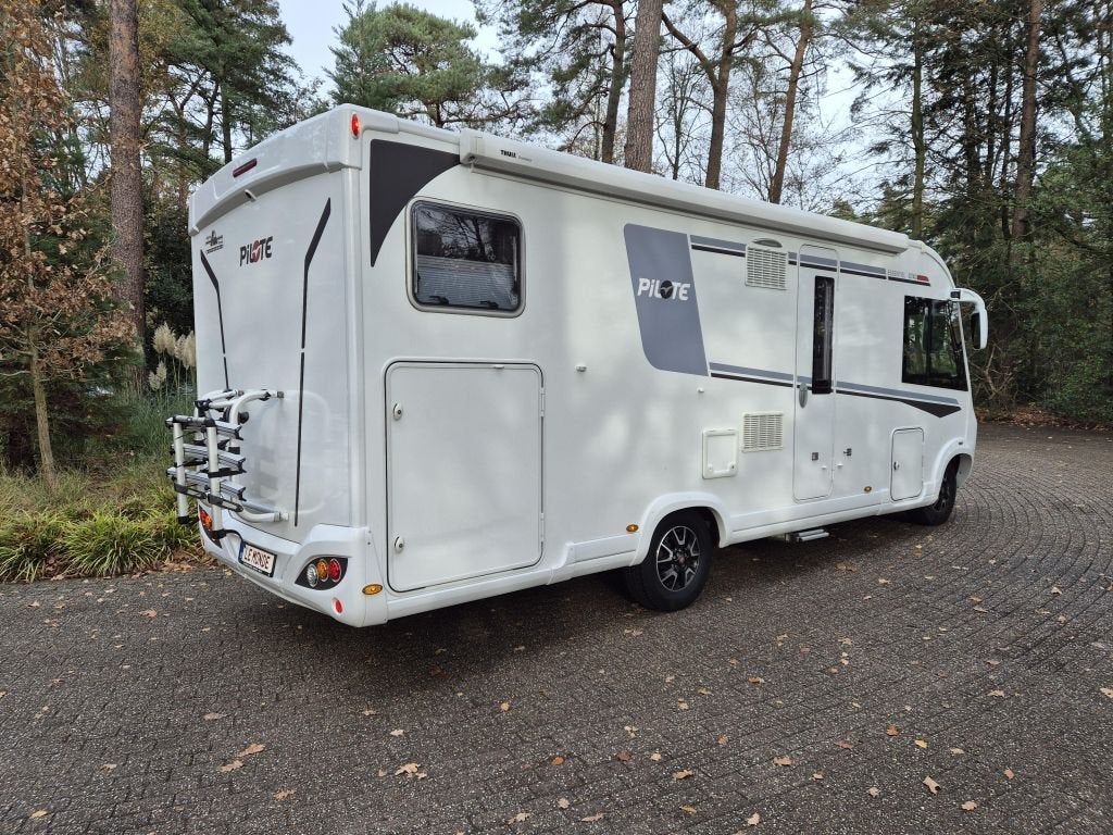 Pilote Essentiel G 740 AUT. 9-T TWINBED TV Solar, Bedrijf, Overige merken, Integraal