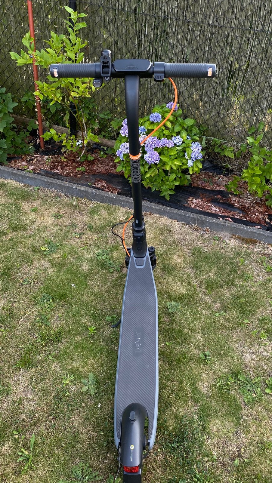 Ninebot e2 plus met oplader., Fietsen en Brommers, Ophalen, Gebruikt, Elektrische step (E-scooter)