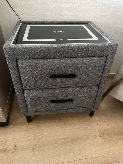 Bambi smart nachtkastje met draadloos opladen & bluetooth, Maison & Meubles, 45 à 65 cm, Comme neuf, Enlèvement, 55 à 70 cm