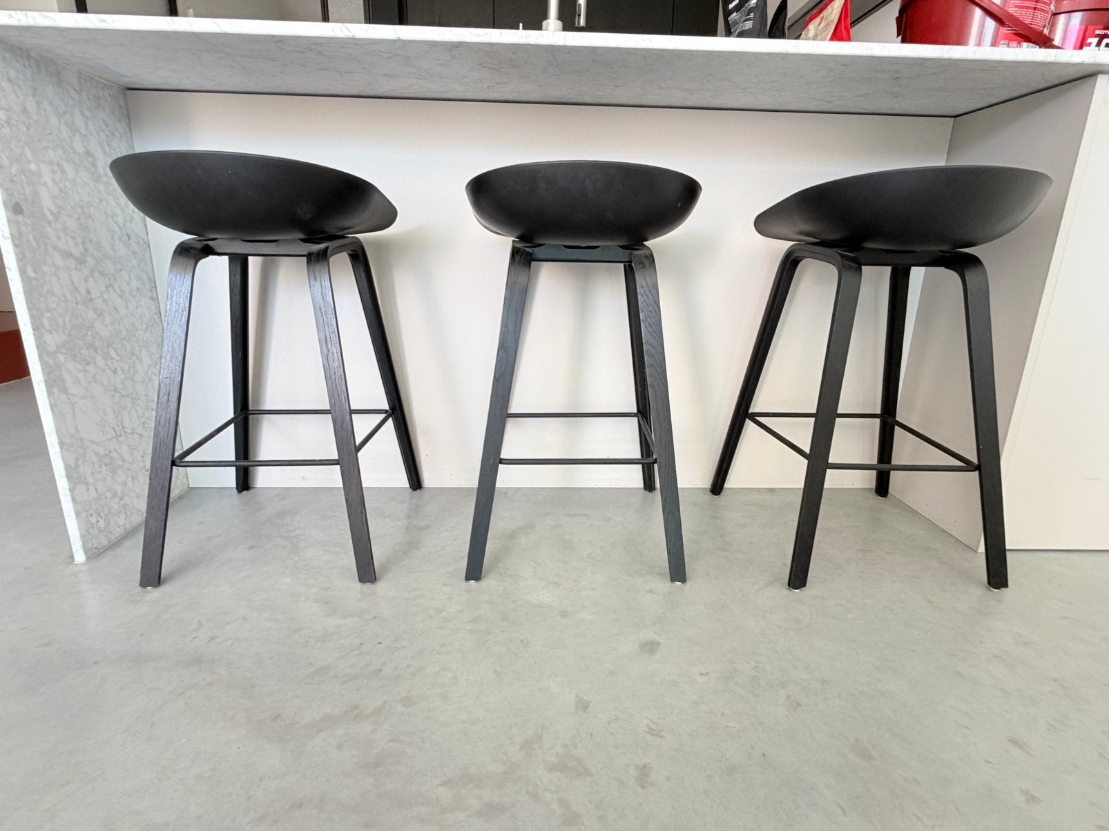 3 Hay aas 32 stool zwart met hout, Ophalen, Zo goed als nieuw, Hout