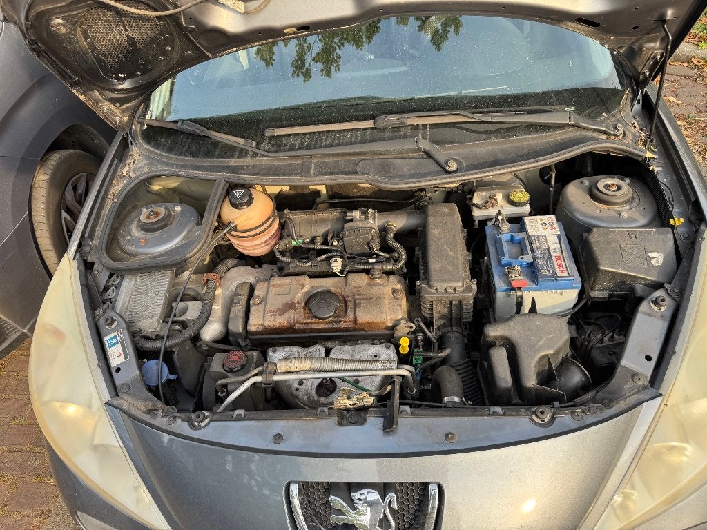 Peugeot 206 2010 essence 5 port –178704 km- Bon état général, Euro 5, Stof, 4 cilinders, Particulier