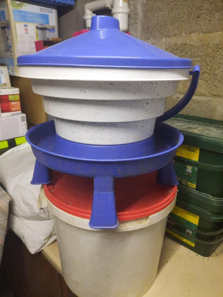 Drinkbak voor kippen, Ophalen, Gebruikt, Drinken en Voederen
