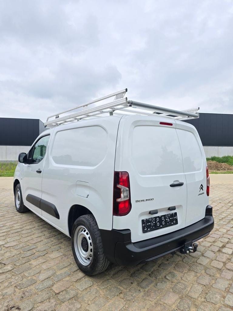CITROËN BERLINGO LICHTEVRACHT-NAVI-PDC-CRUIS-TREKHAAK/DAKREK, Voorwielaandrijving, 4 deurs, Euro 6, 4 cilinders