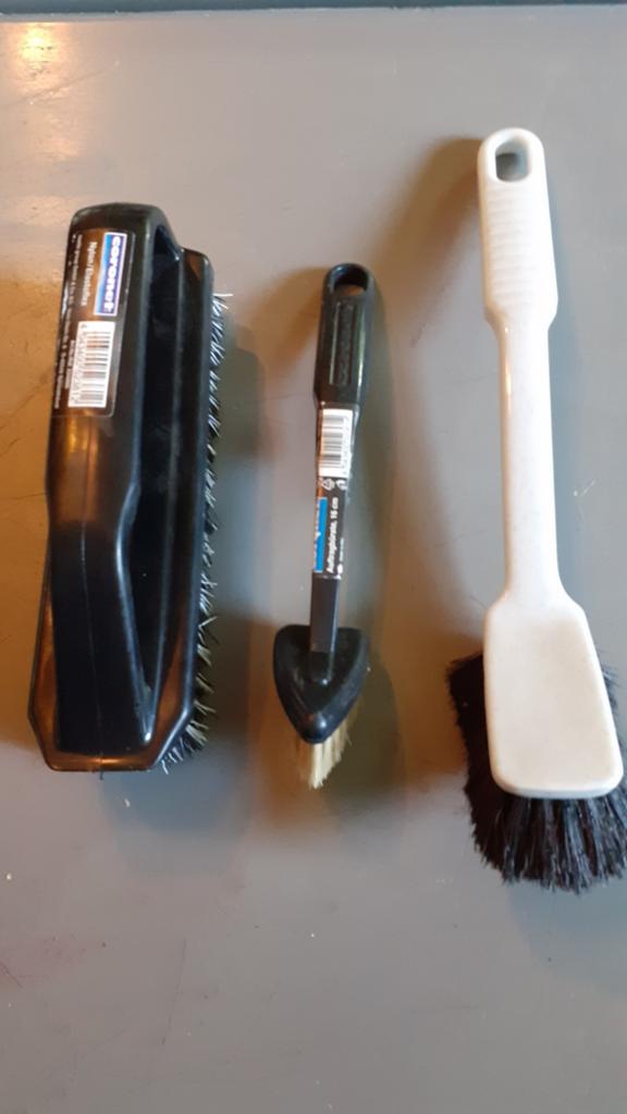 Lot de 3 brosses différentes pour usage divers, Ophalen of Verzenden