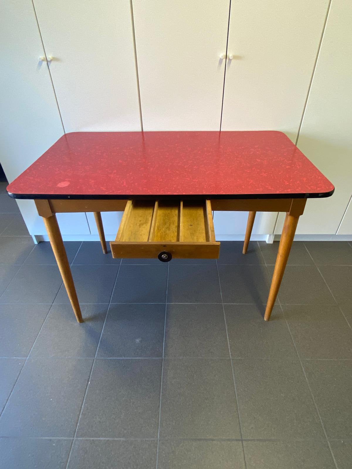 Houten tafel met schuif, Ophalen