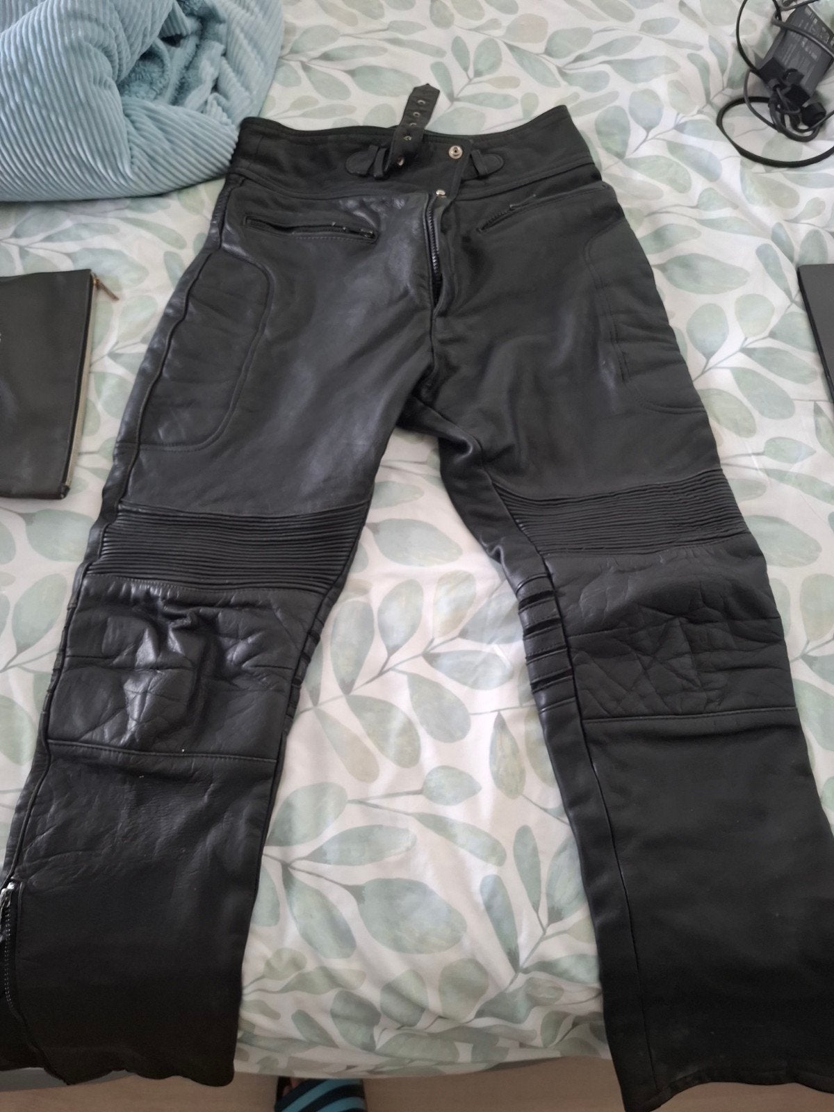 Pantalon de moto vintage en cuir taille M, Motos, Enlèvement, Seconde main, Femmes, Pantalon | cuir