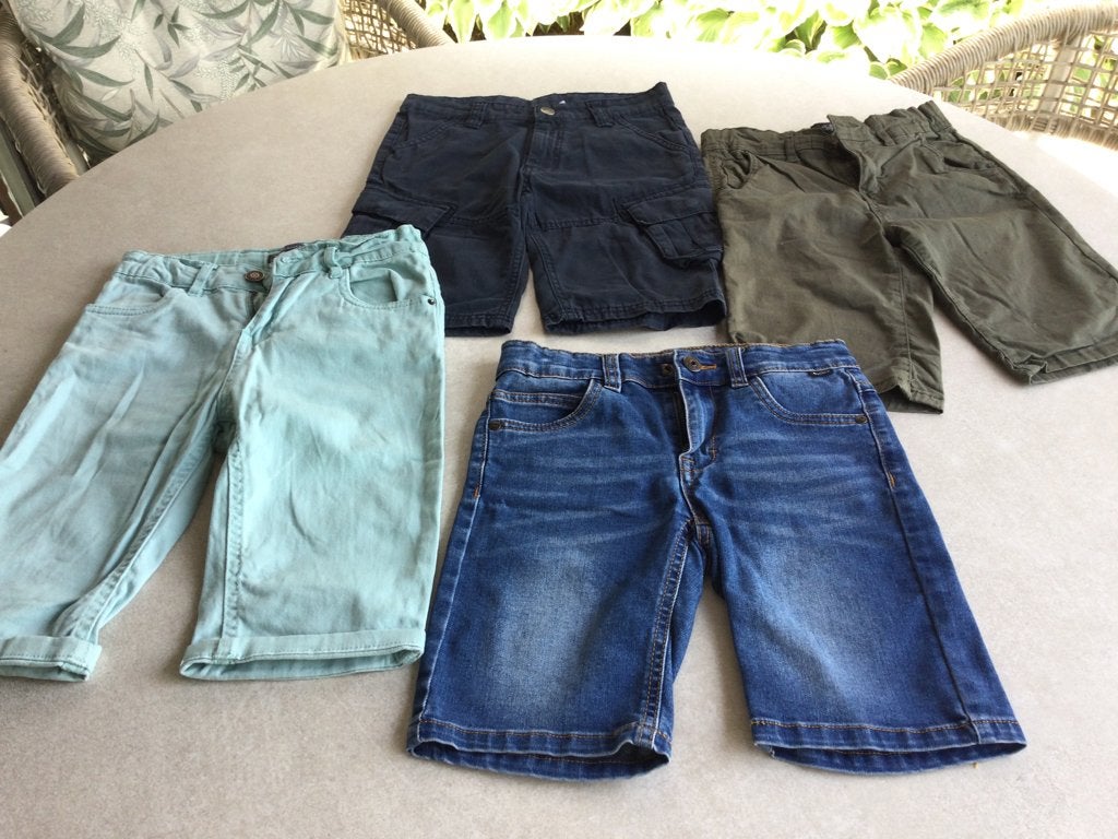 Kinderkleding, 4 bermuda’s 8-9jaar, Kinderen en Baby's, Kinderkleding | Kinder-zwemkleding, Ophalen of Verzenden, Zo goed als nieuw